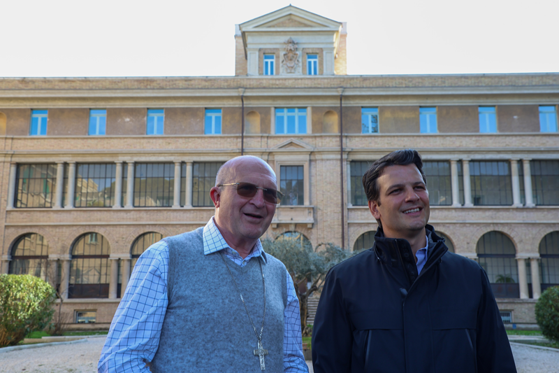 Prefeito Eduardo Pimentel reforça laços culturais e diplomáticos de Curitiba em Roma