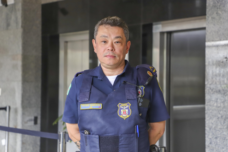 Servidores da prefeitura recebem elogios pelo atendimento no telefone 156