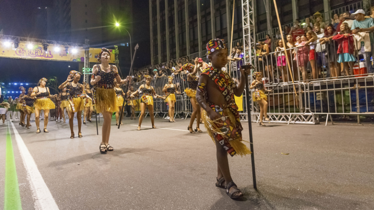Imperatriz da Liberdade revisita enredo dedicado a Oxóssi no desfile da Marechal