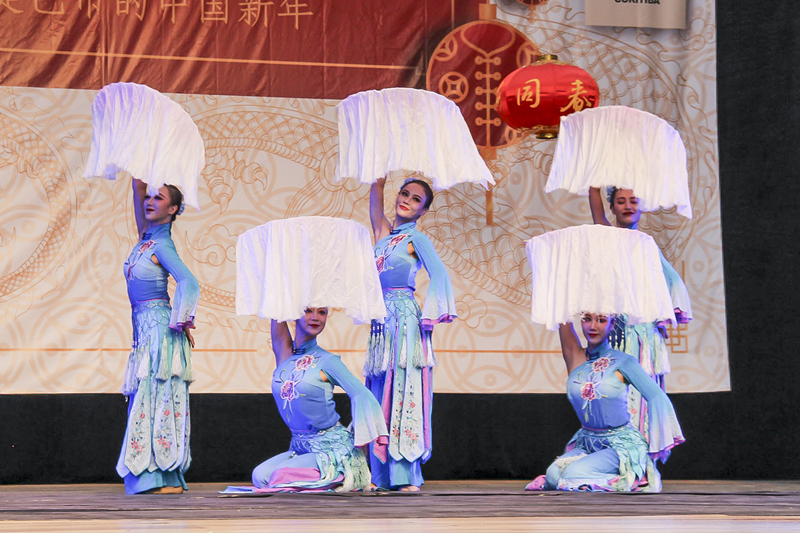Comunidades chinesa e japonesa enriquecem Carnaval de Curitiba com taiko e dança tradicional