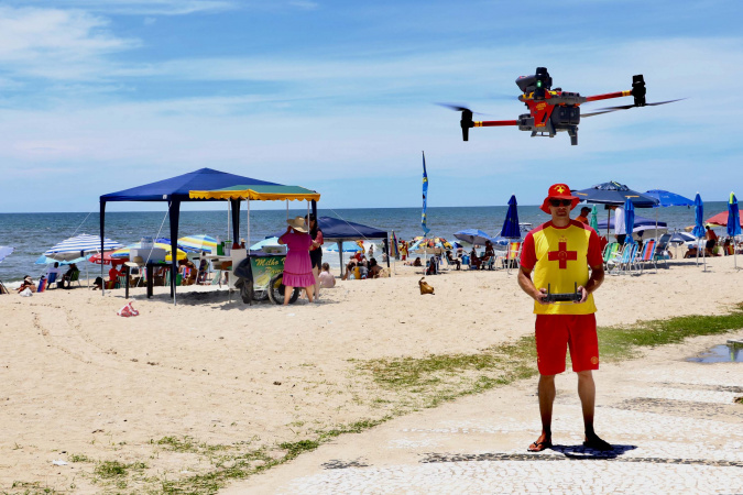 Drones de alta tecnologia ampliam prevenção a afogamentos no Paraná
