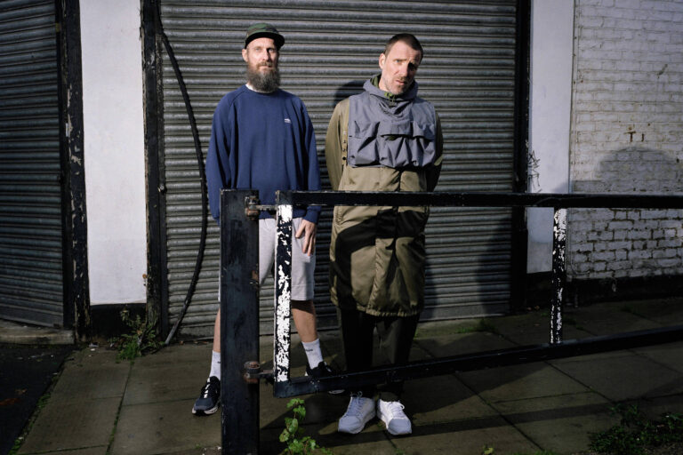 Sleaford Mods inova ao unir punk e new wave em álbum marcante