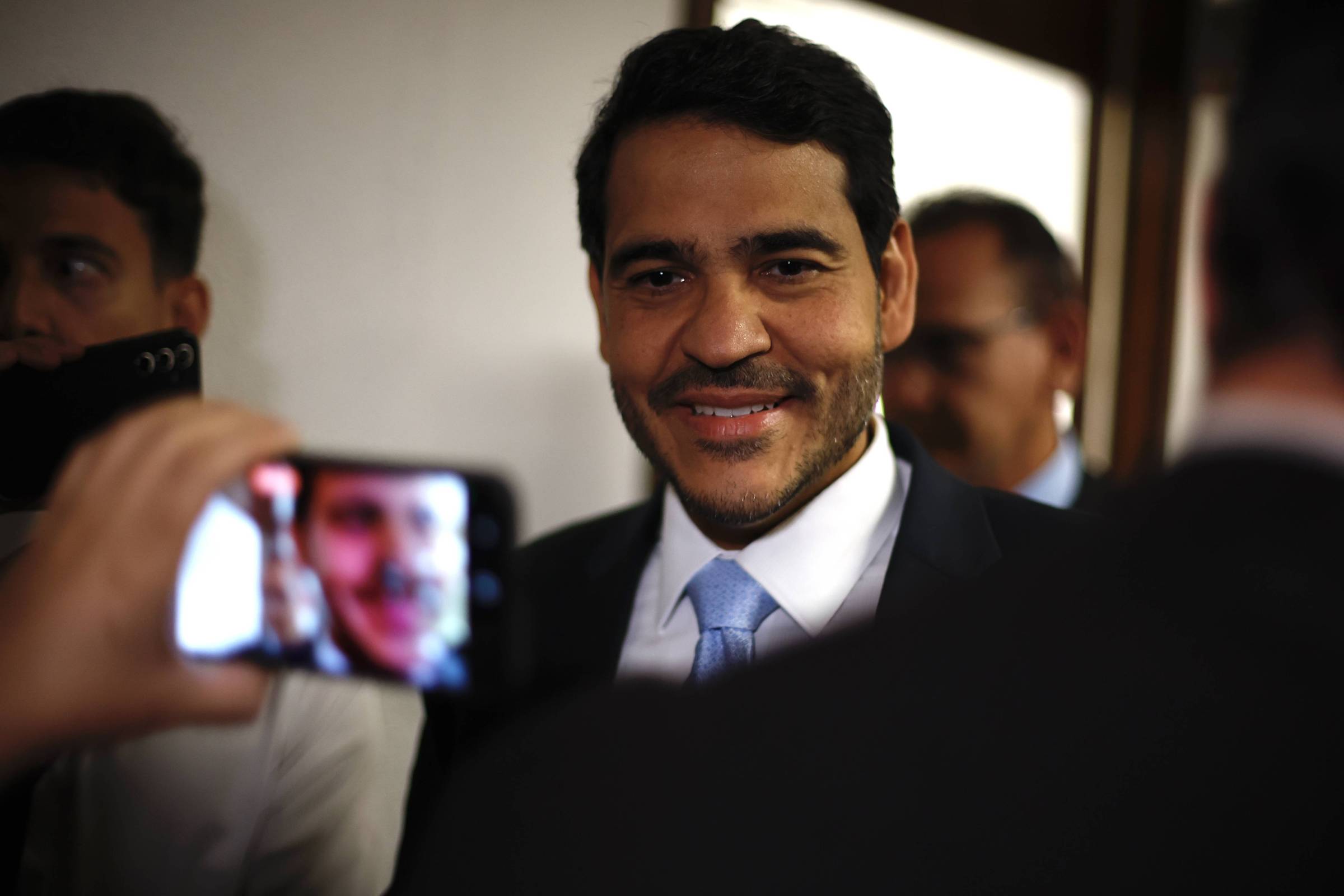 aprovação de messias para o stf depende de acordo entre lula e alcolumbre