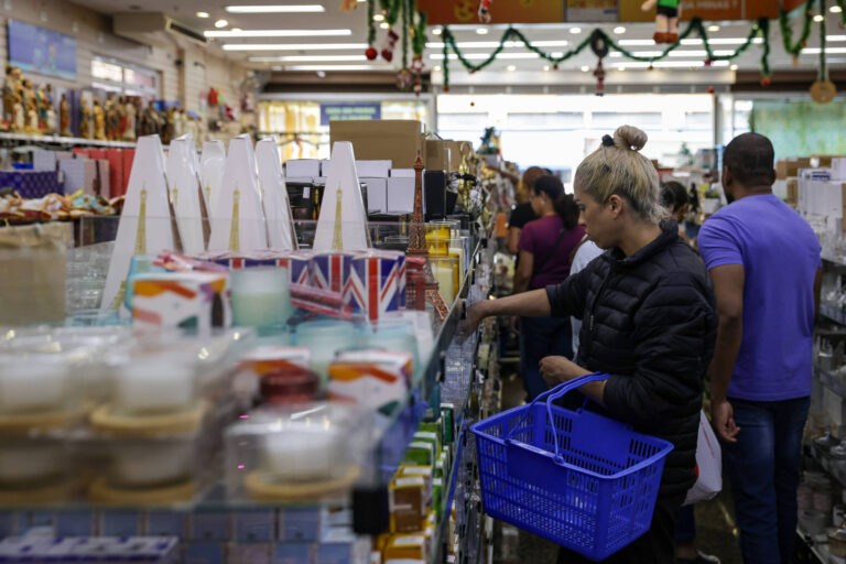 Liquidações de Janeiro Agitam Varejo com Descontos de Até 80% em 2026