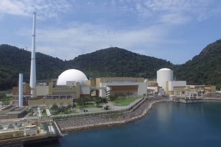 Águas da Praia do Laboratório em Angra dos Reis ficam mais quentes por usinas nucleares