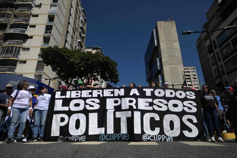 Venezuela libera 88 opositores presos após eleição de 2024
