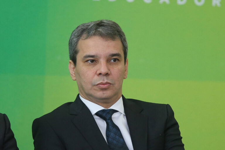 Advogado da Petrobras é favorito para Ministério da Justiça