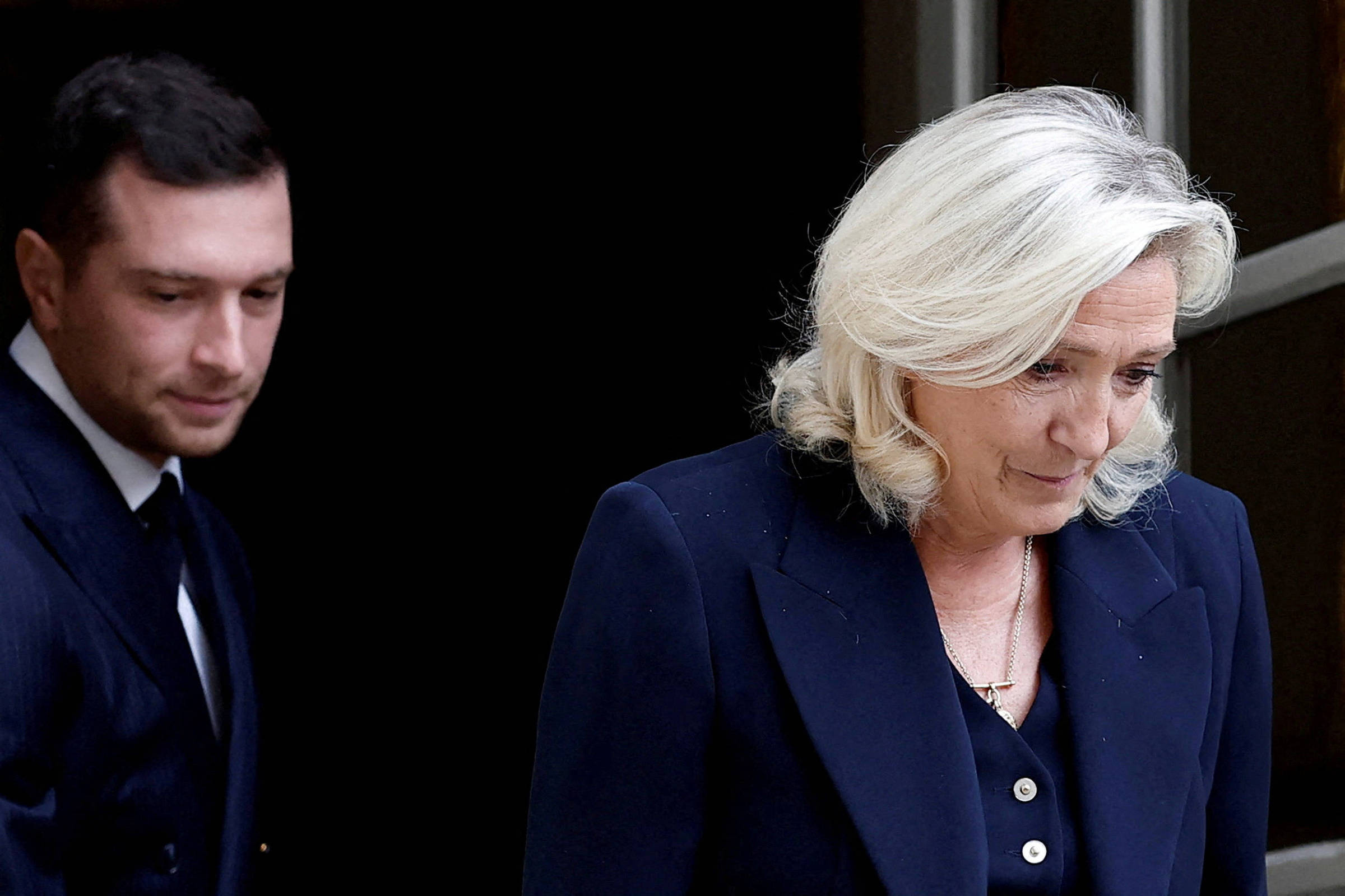 Recurso de le pen é julgado em meio a crise política na frança