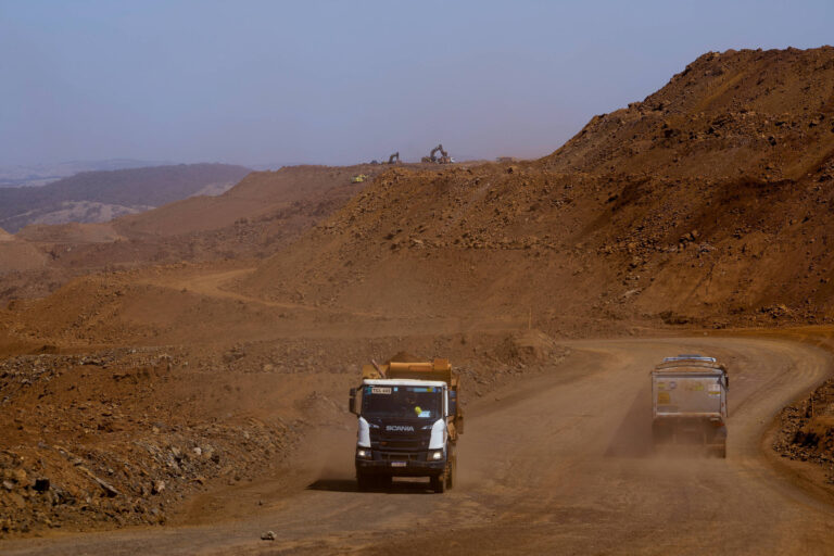 Taxa bilionária sobre mineradoras intensifica conflito no Ministério de Minas e Energia