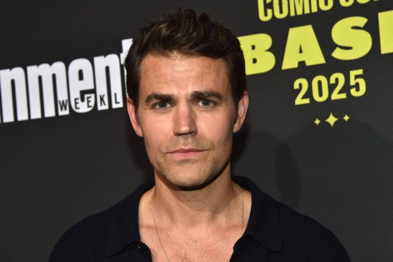 Paul Wesley pede justiça após morte do cão Orelha em Florianópolis