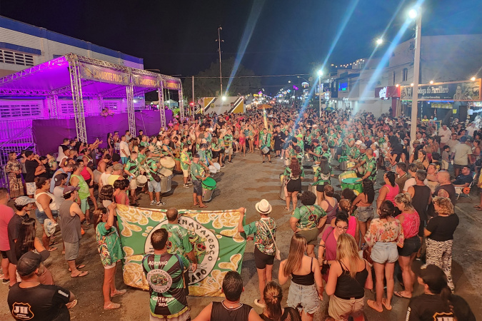 Carnaval de Guaratuba traz desfile com escola de samba e programação completa em 2026