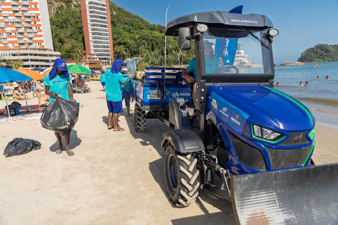 Sanepar retira 166 toneladas de lixo das praias do Litoral em pouco mais de um mês
