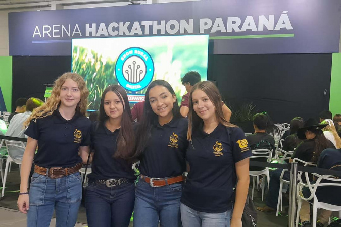 Colégios agrícolas do Paraná ampliam contato com tecnologias no Show Rural