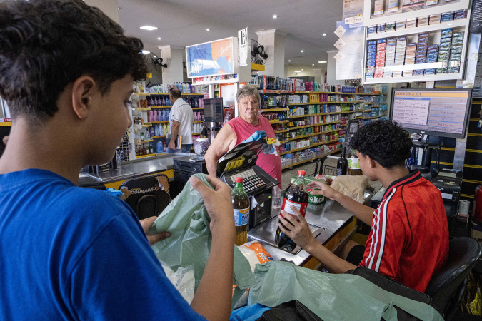 Comércio das prainhas do Noroeste registra alta de até 30% no verão