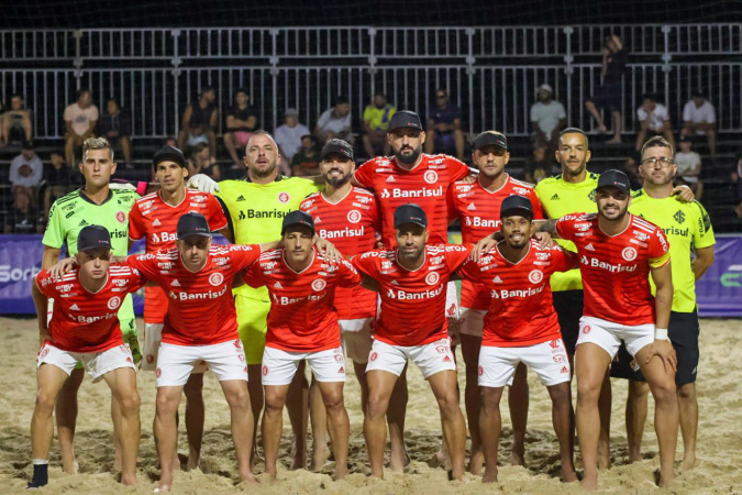 Circuito Brasil de beach soccer estreia no Paraná com grandes clubes em Caiobá