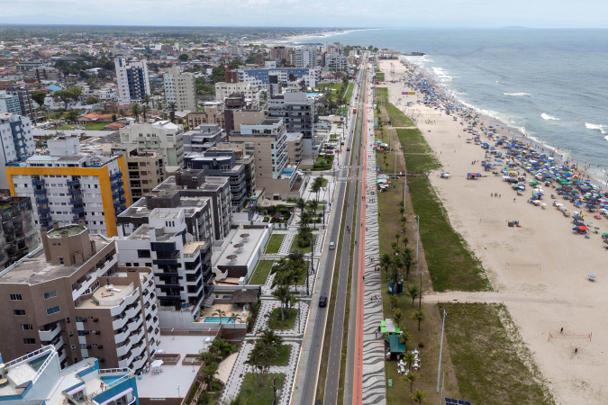 Estado reforça limpeza urbana com R$ 25,9 milhões no Litoral nesta temporada