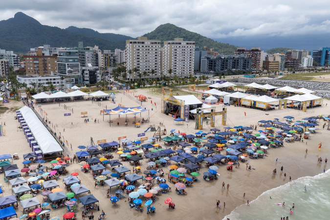 Pesquisa revela perfis distintos e aprovação dos turistas no litoral e noroeste do Paraná