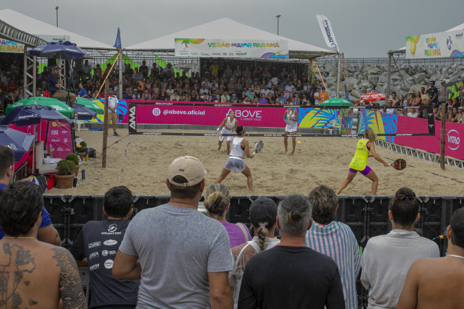 Beach tennis movimenta o litoral com apoio da Portos do Paraná no Verão Maior