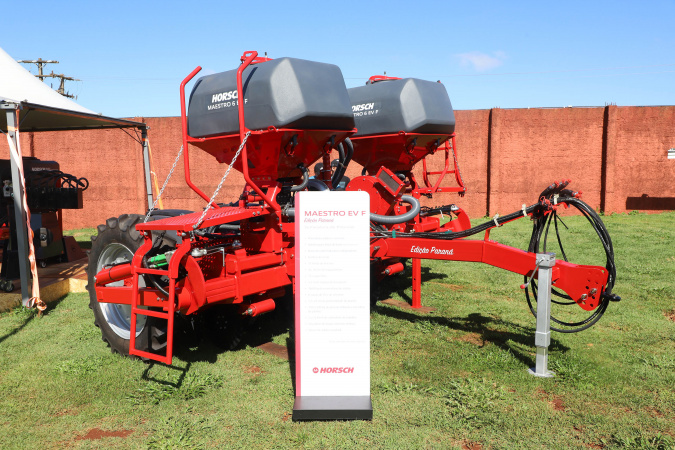 Multinacional lança plantadeira inovadora para colégios agrícolas do Paraná