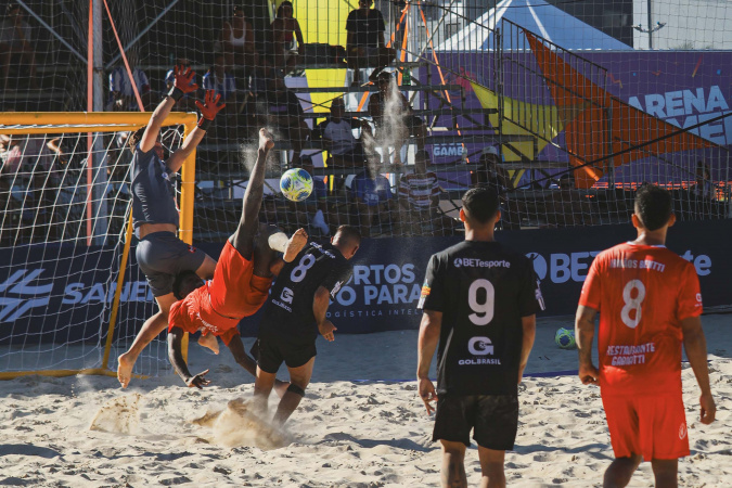 Brasil Open de Beach Soccer movimenta Arena do Verão Maior Paraná em Caiobá