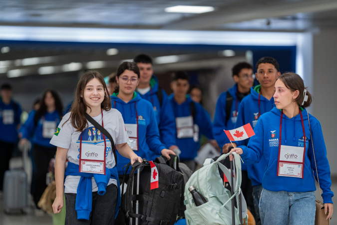 Ganhando o Mundo 2026 leva 20 estudantes paranaenses em voo inaugural para o Canadá
