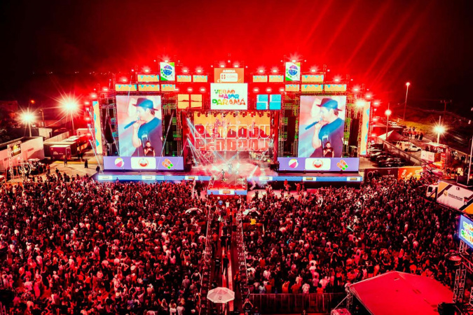 Bruno & Denner e Israel & Rodolffo animam 32 mil pessoas em balada sertaneja em Pontal do Paraná