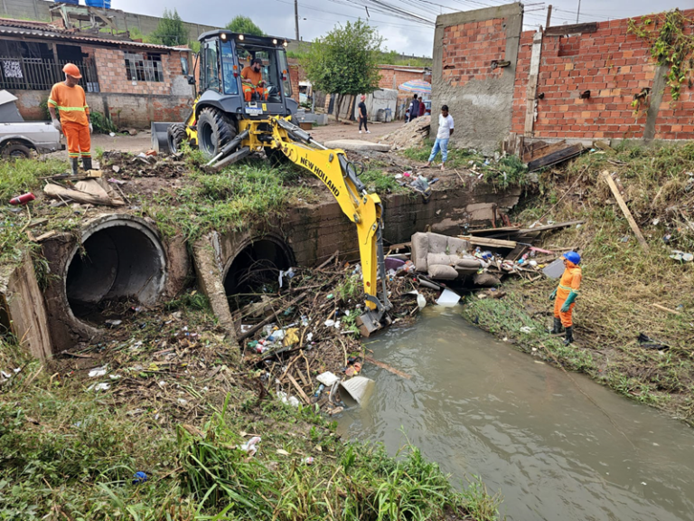 Prefeitura recolhe mais de 400 toneladas de resíduos após chuvas intensas em Curitiba