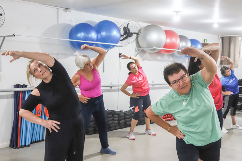 Alunos retomam atividades com energia renovada nos espaços de esporte e lazer de Curitiba