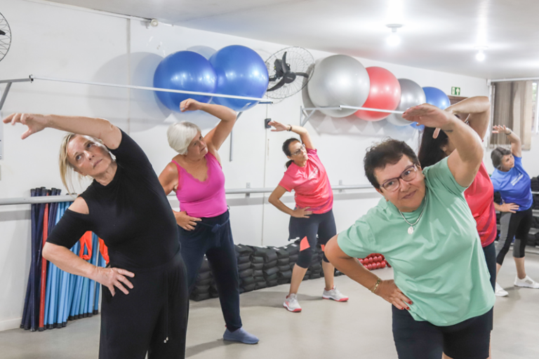 Alunos retomam atividades com energia renovada nos espaços de esporte e lazer de Curitiba