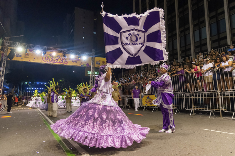 Novas escolas de samba promovem diversidade no carnaval de Curitiba