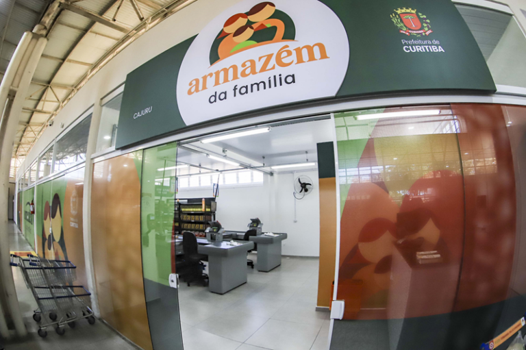 Armazéns da Família retomam atividades com ofertas na Semana da Economia em Curitiba