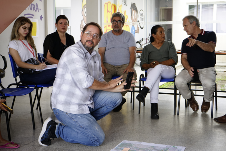 Cohab discute regularização da Vila Joanita com comunidade e órgãos públicos