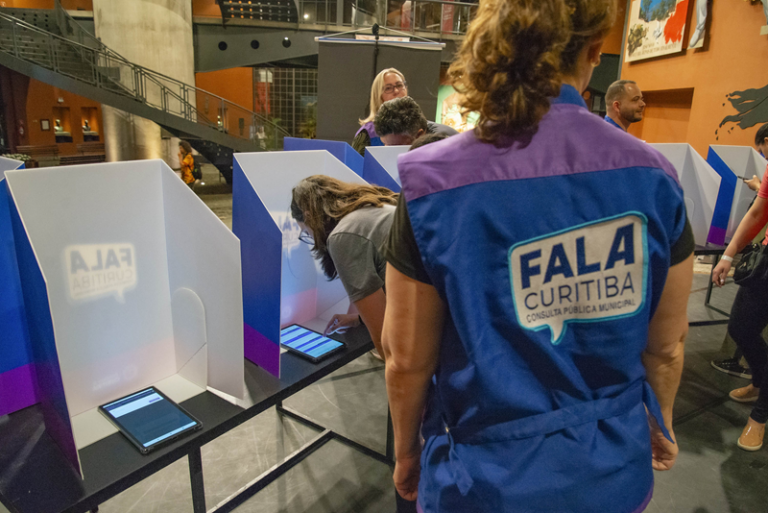 Fala Curitiba recebe prêmio internacional por empoderamento da cidadania