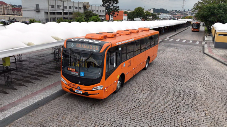 Urbs testa ônibus com ar-condicionado para ampliar conforto no transporte coletivo