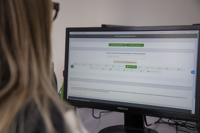 Prefeitura de Curitiba convoca aprovados no concurso para últimas etapas antes da nomeação