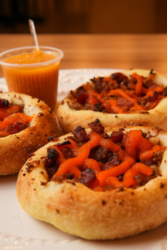 Bacon festval no mercado municipal capão raso reúne 15 restaurantes em curitiba