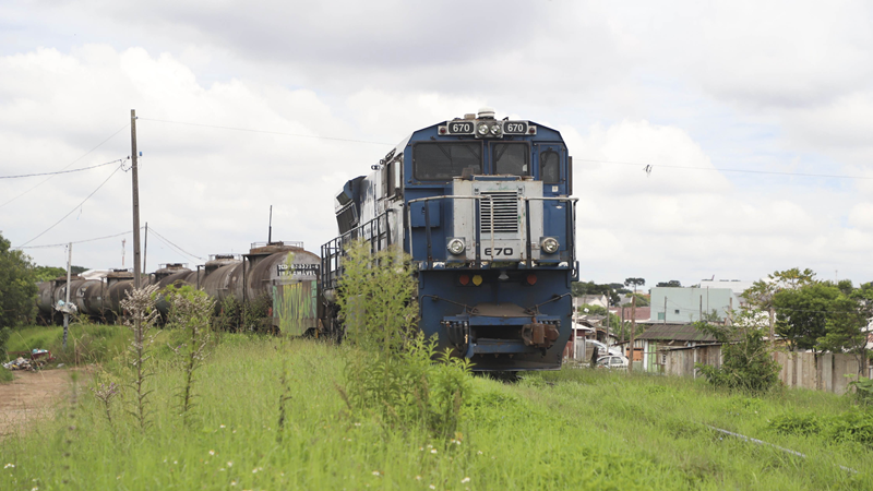Interdição na avenida Anita Garibaldi para manutenção da ferrovia no Barreirinha