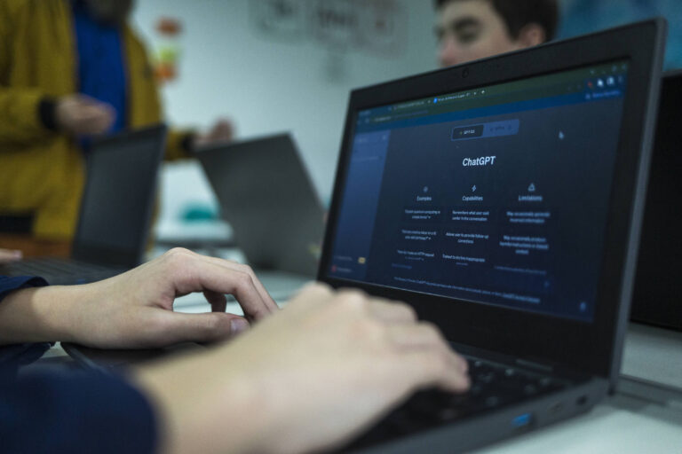 Letramento digital e mídia são essenciais para cidadania no século 21