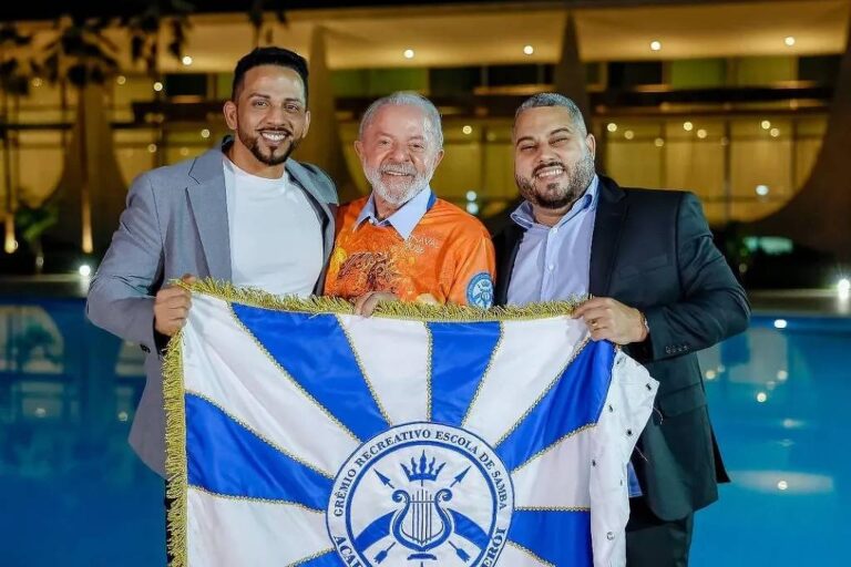 Lula limita participação de ministros no desfile de Carnaval de homenagem