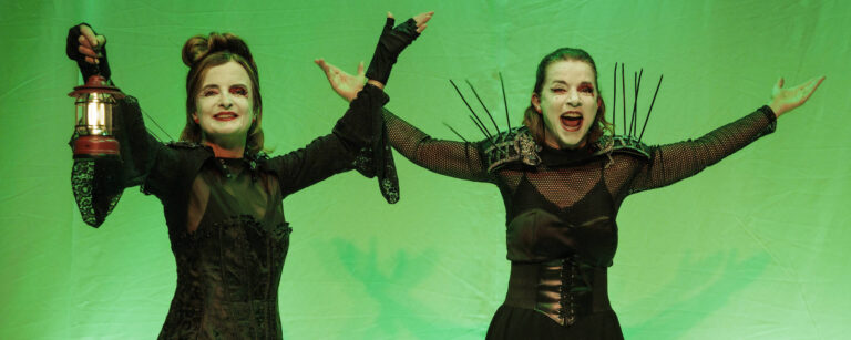 Peça reflete perseguição à arte por meio dos poemas de Wislawa Szymborska