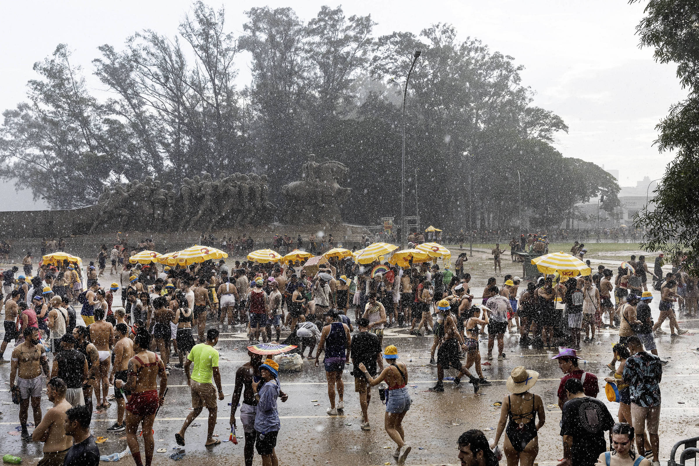 Alerta laranja mobiliza São Paulo para tempestades nesta quarta-feira de cinzas