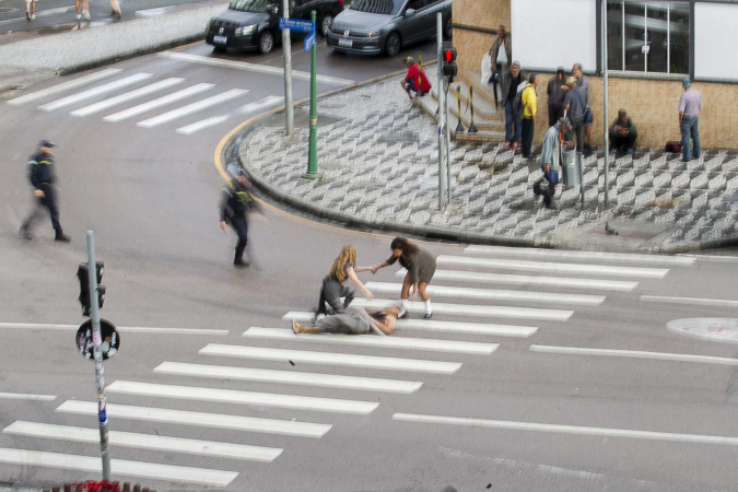 Adaptação contemporânea de o beijo no asfalto estreia no Teatro Guaíra