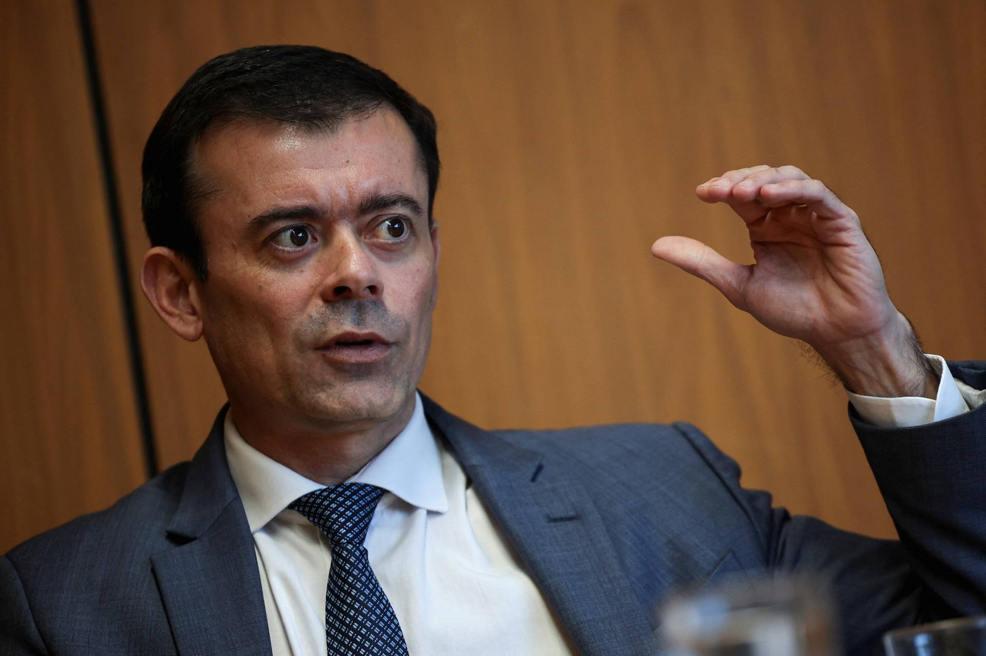 Governo planeja encerrar subsídios a combustíveis se petróleo estabilizar em us80