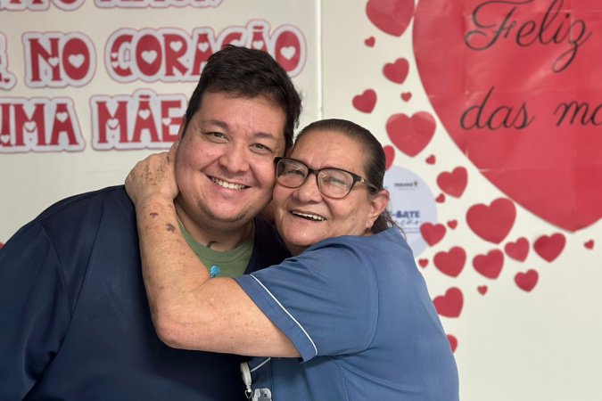 Mãe e filhos fortalecem vocação para enfermagem no Hospital Regional do Norte Pioneiro