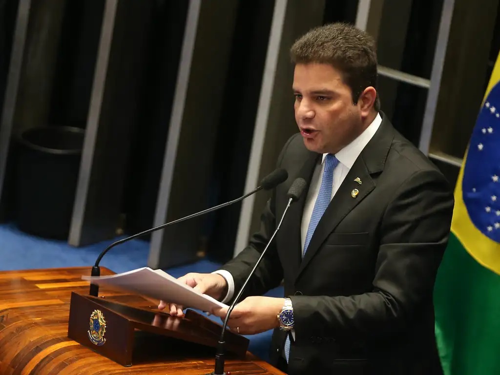 STJ condena Gladson Camelí a 25 anos por esquema de corrupção no Acre