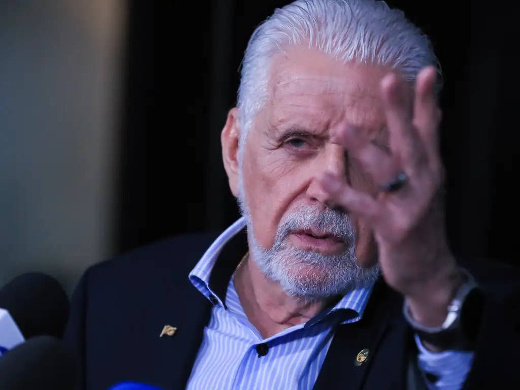 Jaques Wagner reclama a Lula sobre ação da Polícia Federal no caso Master