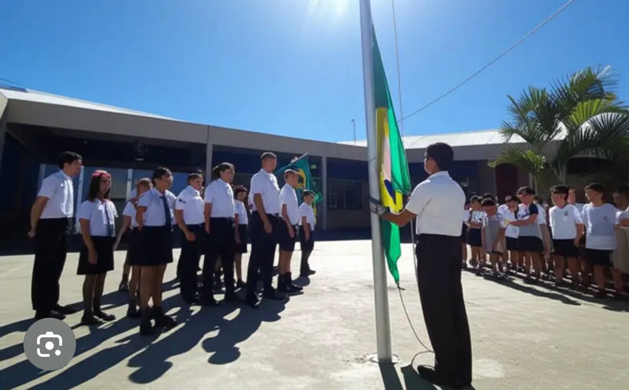 Fila de 20 mil consolida marca dos cívico-militares no Paranácivico