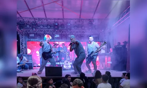 Fãs de Apucarana reforçam legado dos Mamonas Assassinas 30 anos após tragédia