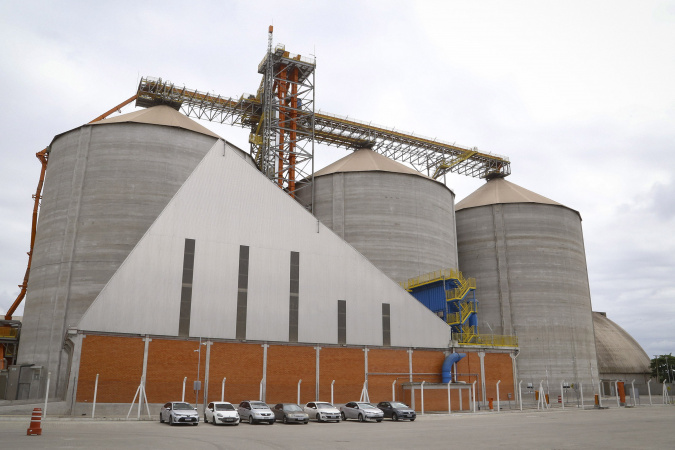 Paraná consolida terceira maior capacidade de armazenagem agrícola no Brasil