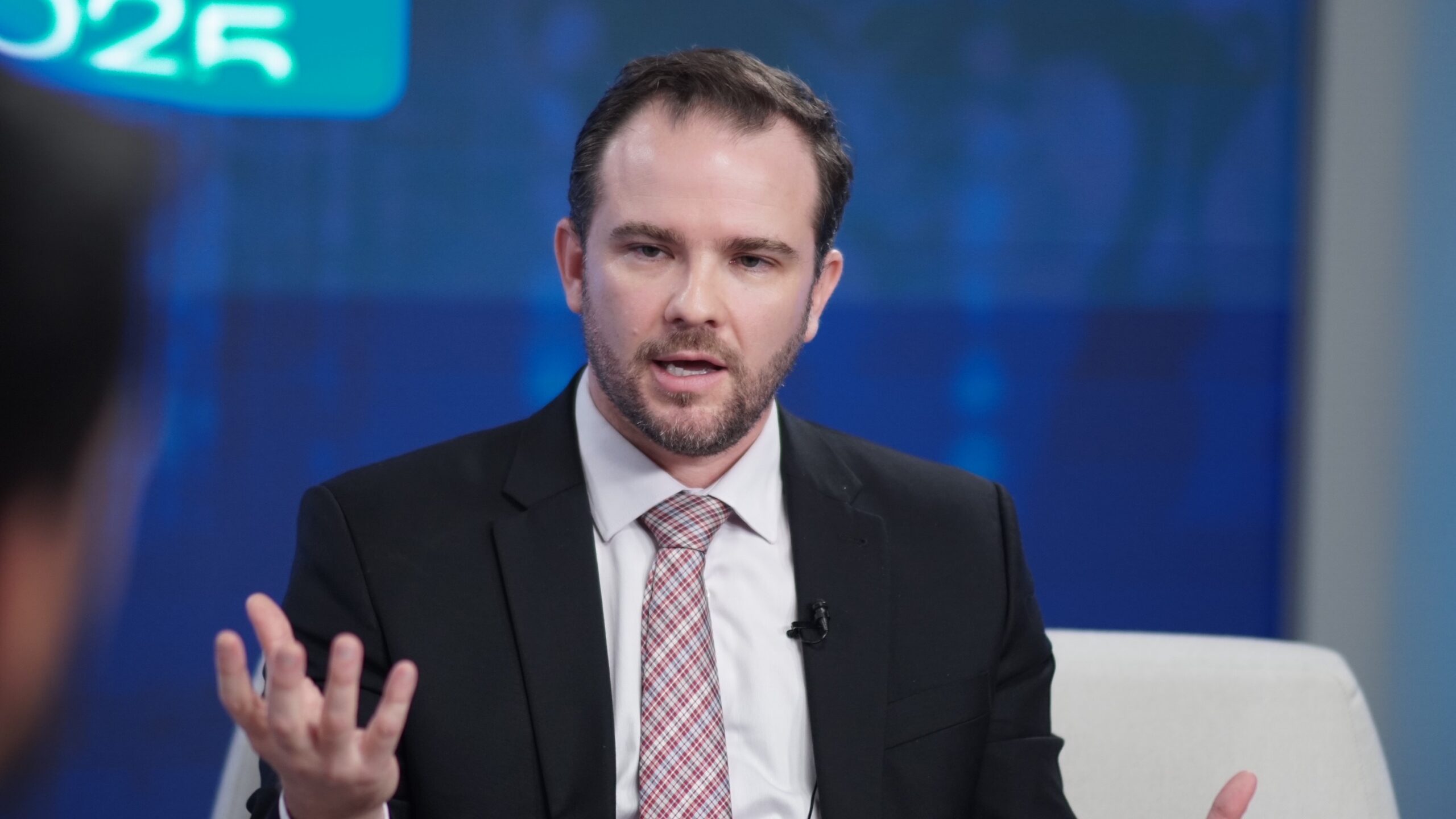 Durigan se encontra com economista Gabriel Zucman para discutir taxação global